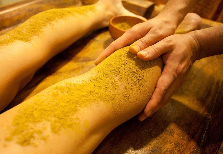 Masaje Ayurvedico Udvartana en seco
