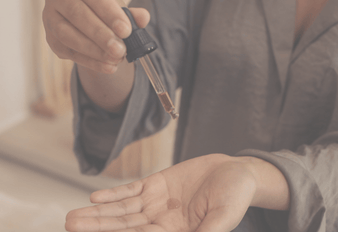 Autocuidado ayurvédico en Otoño: Rituales con Aceite